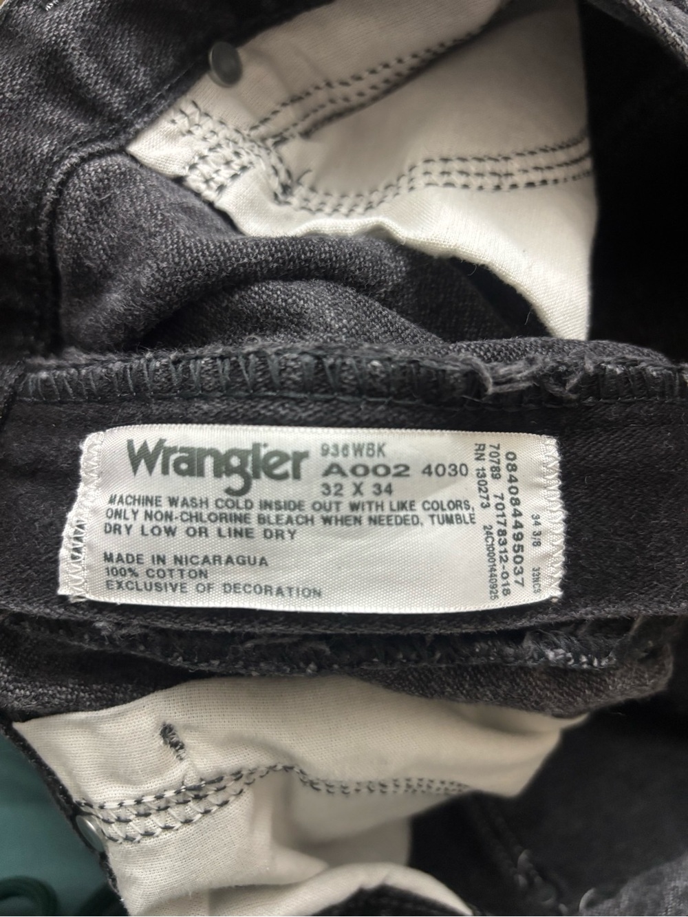 Wrangler Men's Black Slim Straight Jeans - Picture 4 of 4